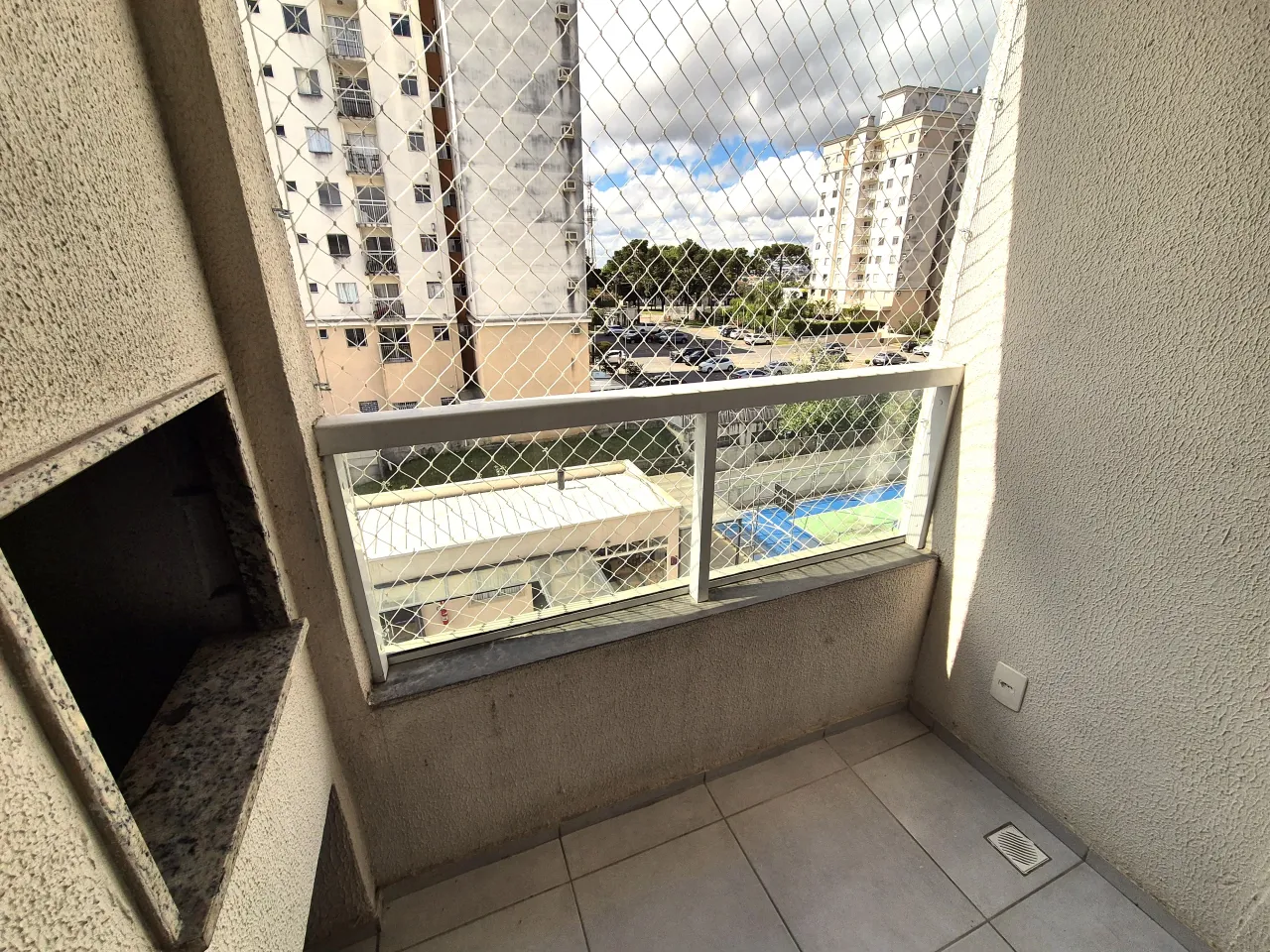 Apto para locação com 2 quartos por R$ 2.090,00 em Lindóia - Curitiba - PR