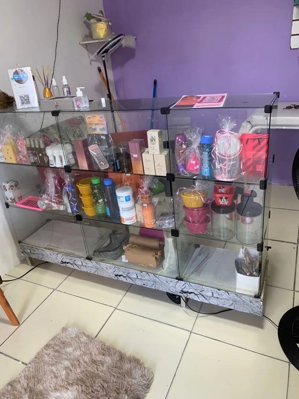 Vitrine de Vidro para Decoração e Organização