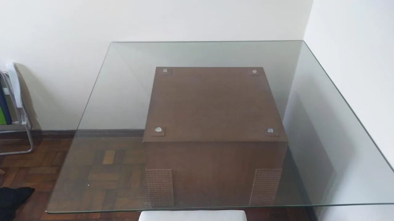 Mesa de Jantar de Vidro com Base de Madeira c/cadeiras - Foto 4