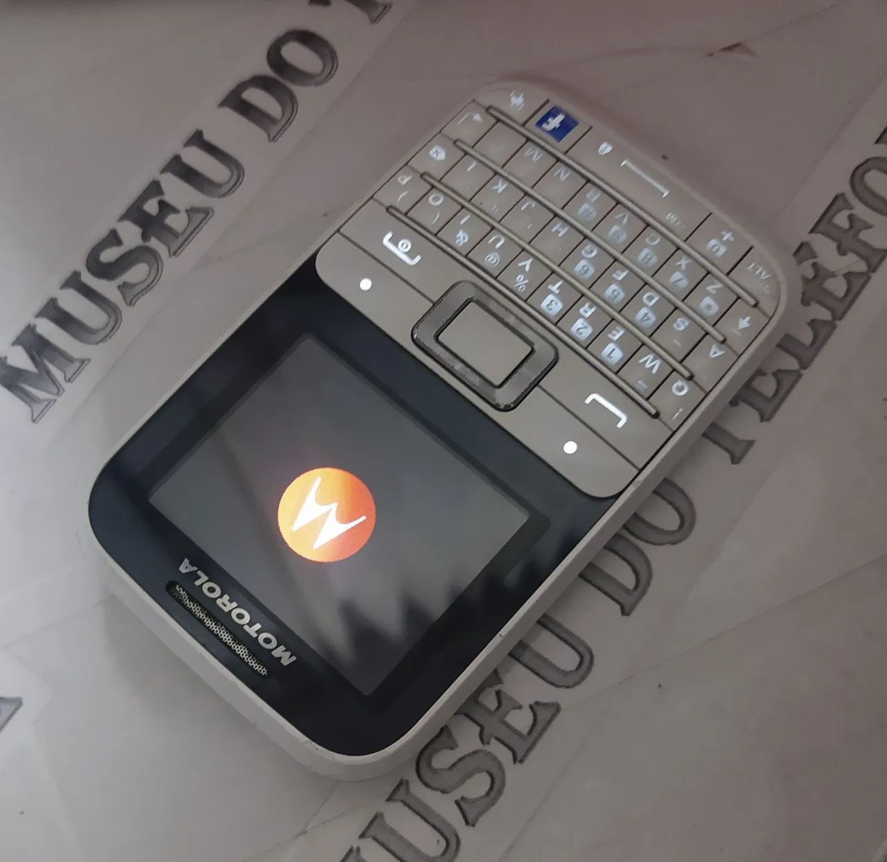 Motorola ex117 TRI-CHIP celular antigo RELIQUIA original  - Foto 2
