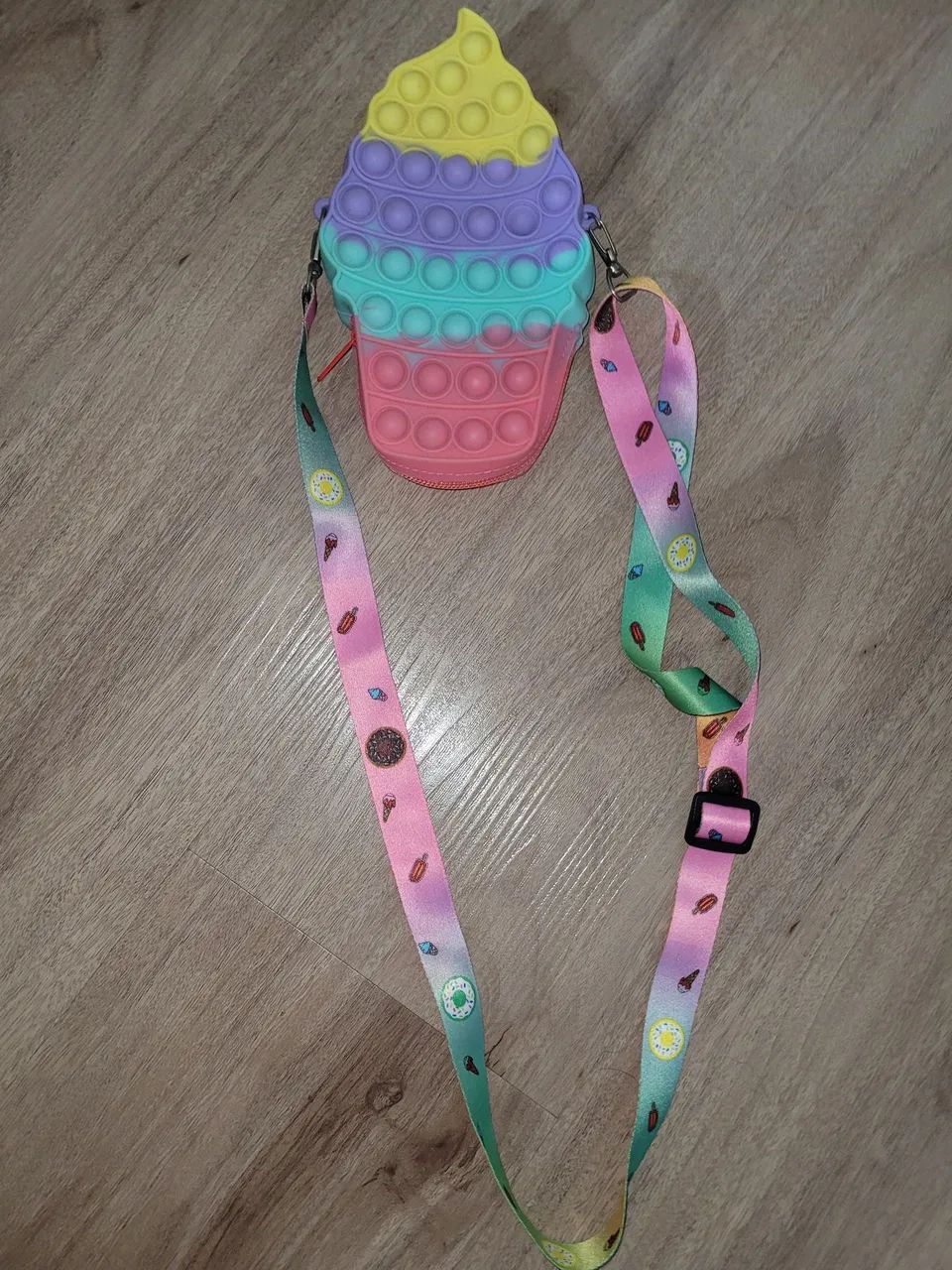 Pop It Arco-Íris - Unicórnio, Coração e Bolsa Cupcake - Foto 4