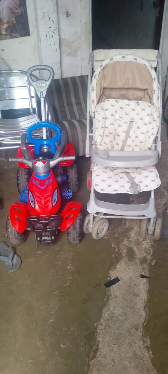 Carrinho de bebê e Triciclo Infantil
