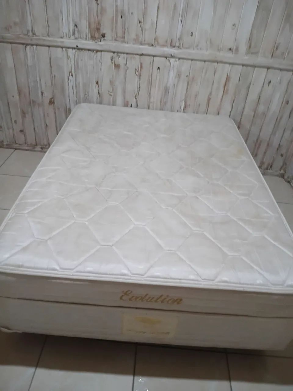 Vendo cama casal 64168524344450122