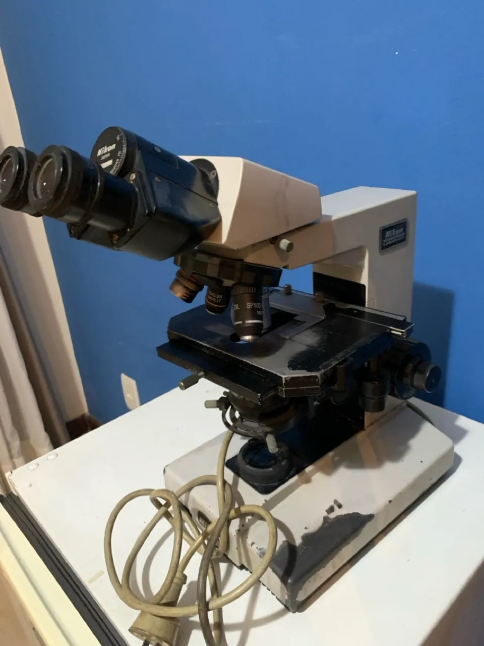 Microscópio Nikon - Equipamento Laboratorial