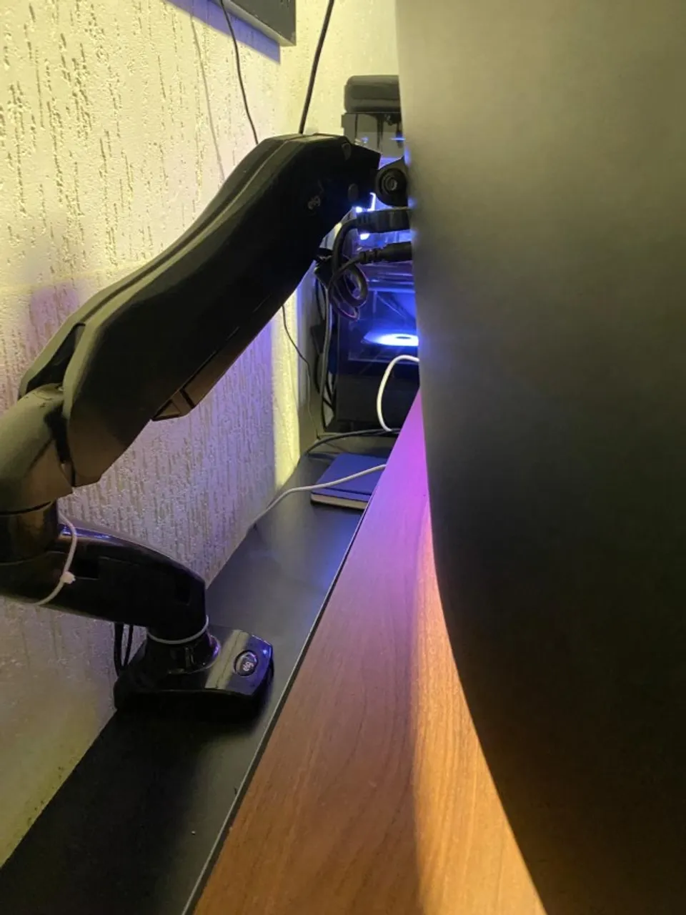Suporte Monitor Articulado ELG