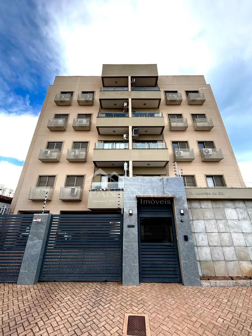Apartamento disponível para venda no Edifício Ametista do Sul