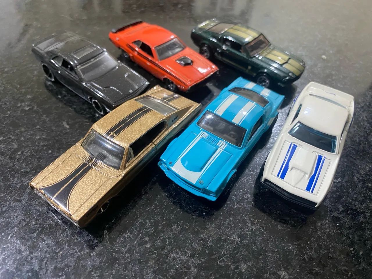 Lote 6 carrinhos hotwheels