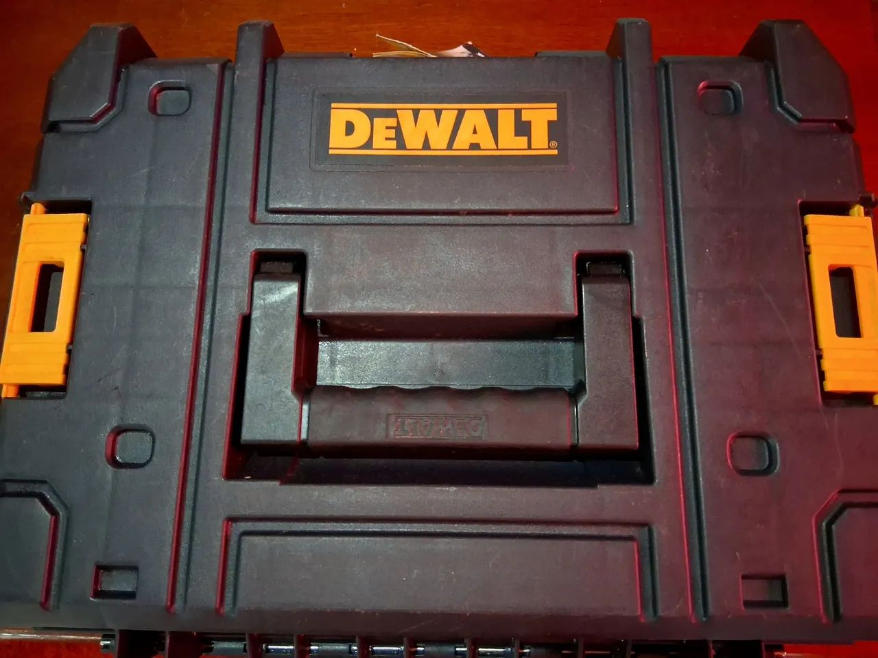 Maleta DEWALT Organizador TSTAK N2 Fecho Metálico DWST17807