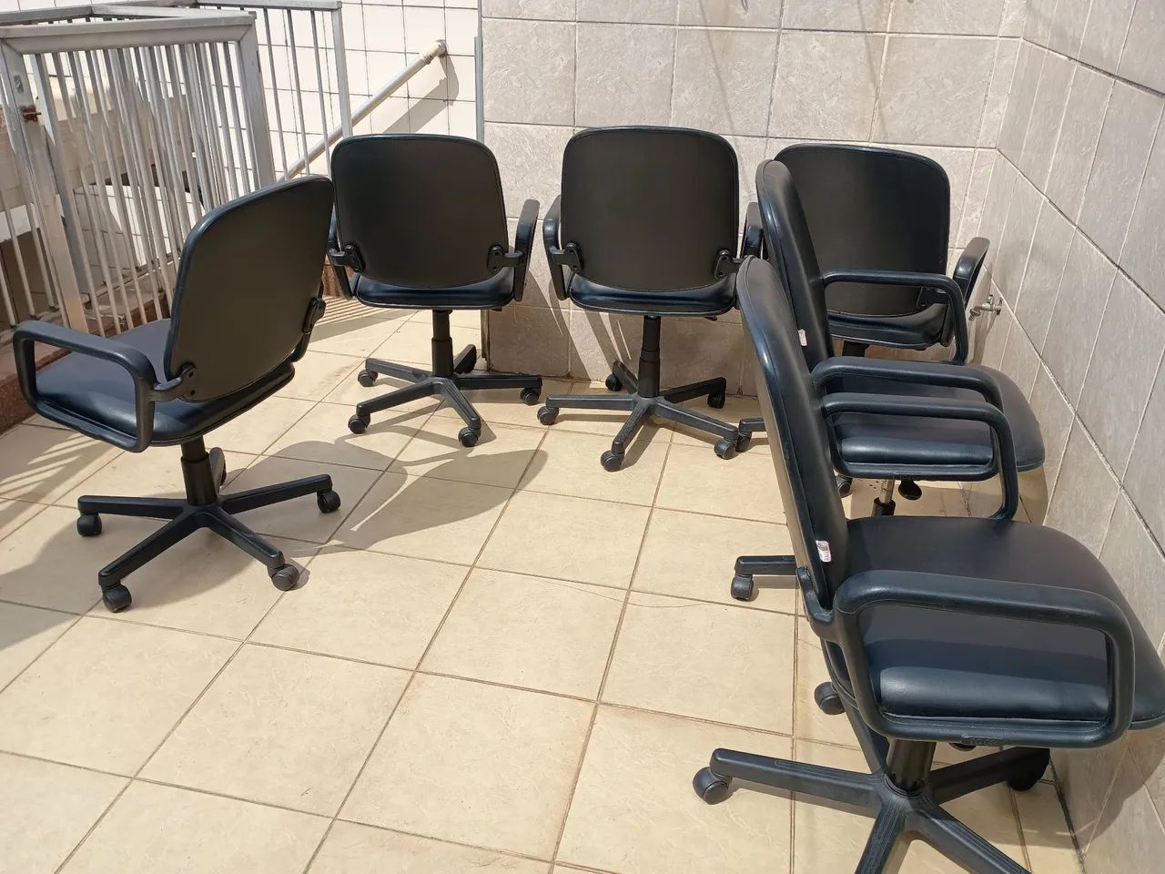Conjunto Cadeiras Giratorias com 5 unidades  - Foto 4