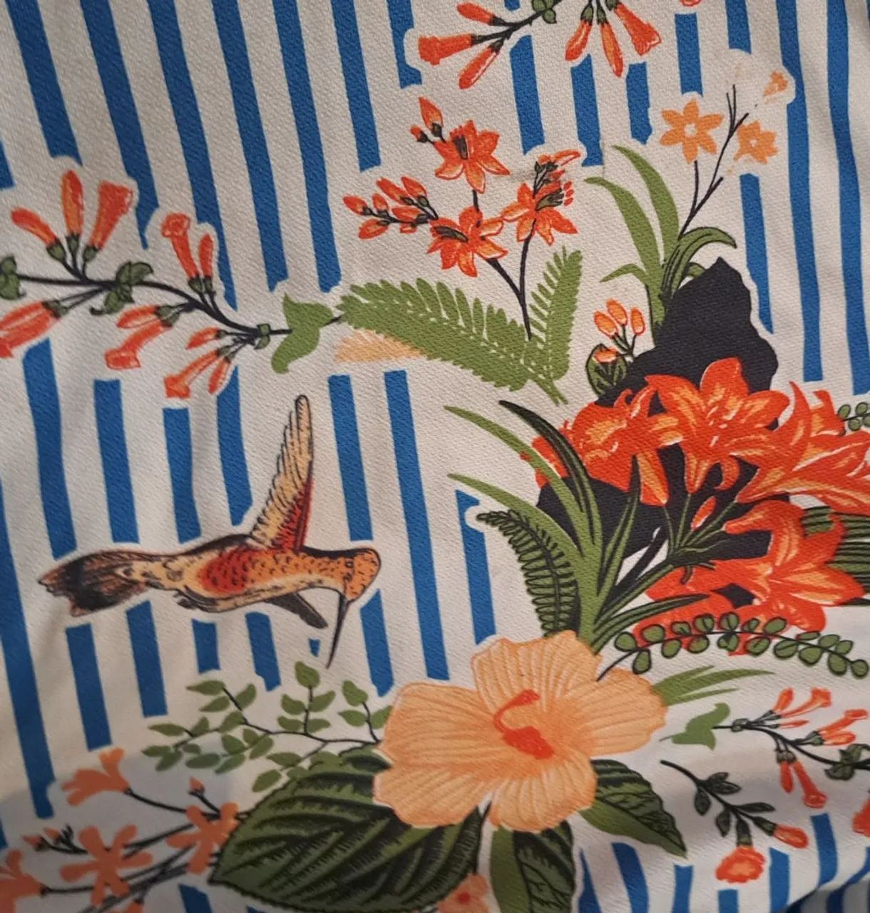 vestido em poliamida estampa floral e náutica acinturado com bojo 42. Sem forro. - Foto 4