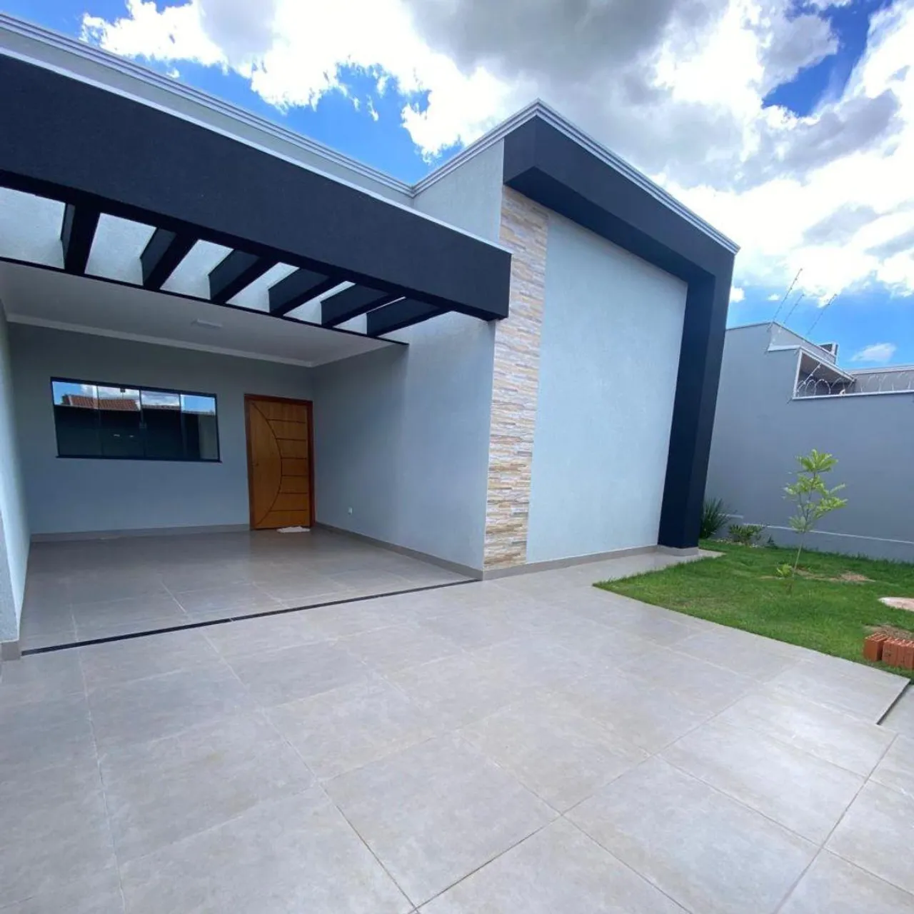 Casa á venda com 3 quartos sendo 1 suíte, Piscina no Jardim Mooca em Campo Grande - MS