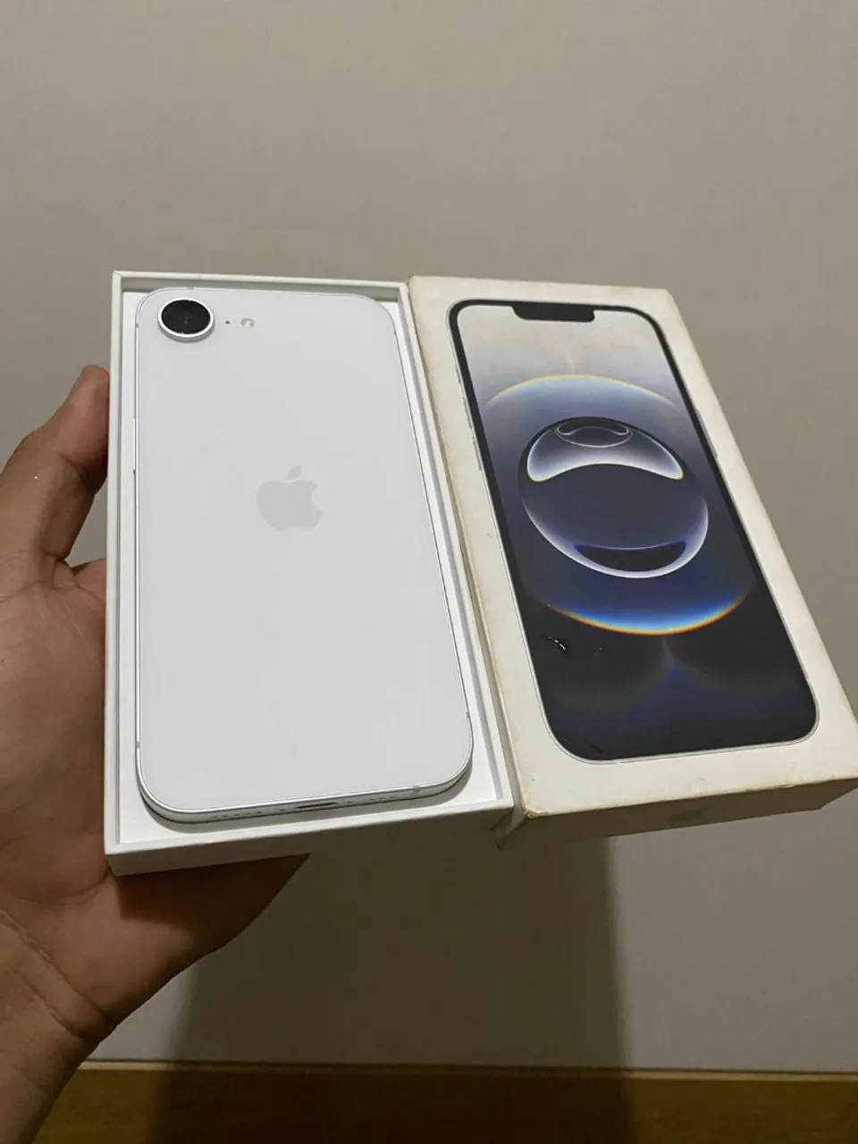 Vendo ou Troco iPhone 16e 128GB Na Caixa