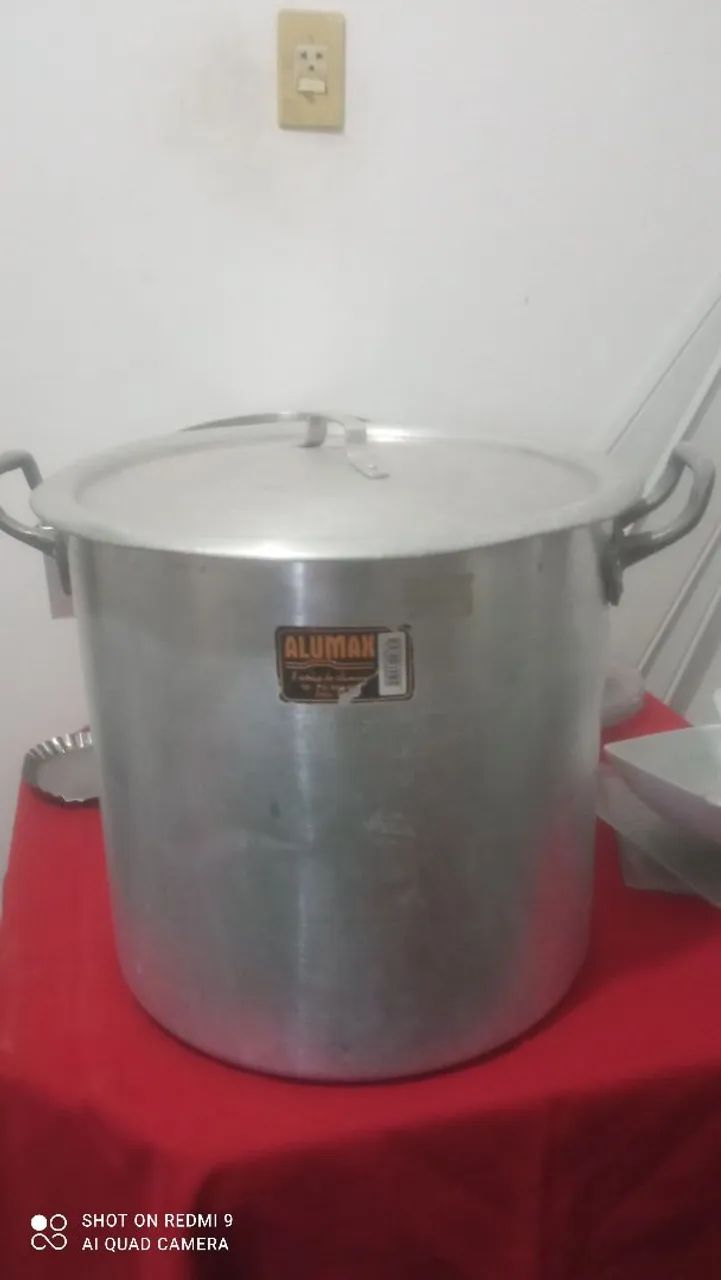 Feijoada and Soup Pot64305471945730120