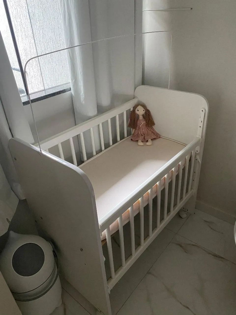Míni berço com colchão.64166912755457121
