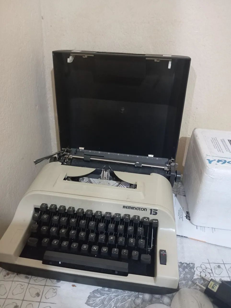 Old typewriter64374560549377120