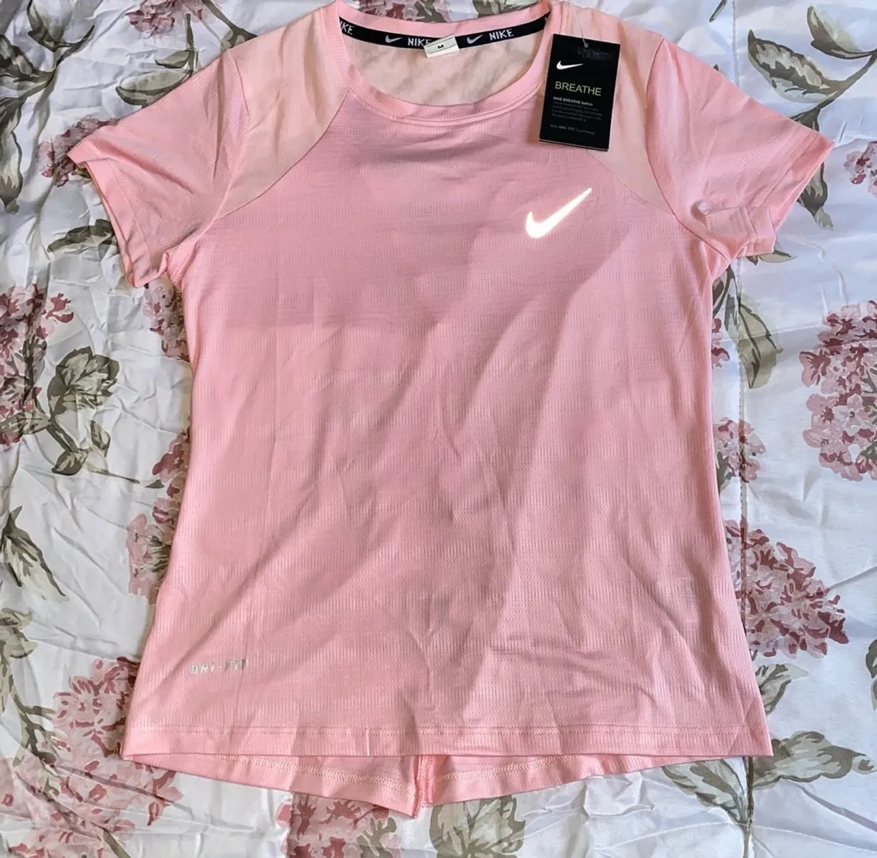 Camisas esportivas novas com etiquetas (valores variados, leia a descrição)