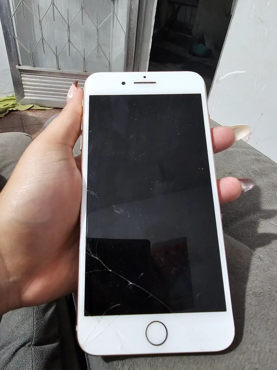 IPhone 8 Plus *leia a descrição