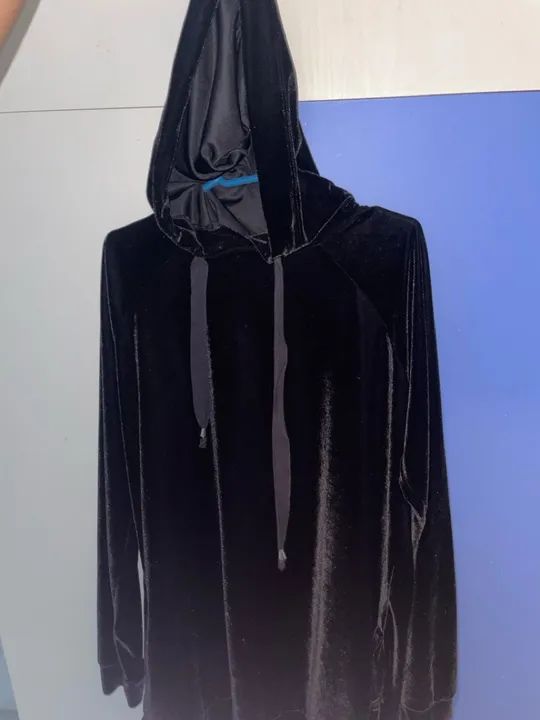 Vestido de camurça com capuz e mangas  - Foto 2