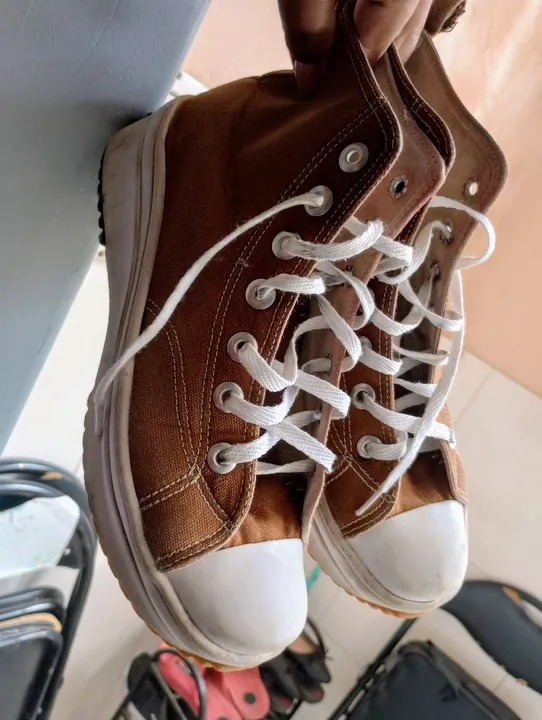 Tênis Converse Marrom