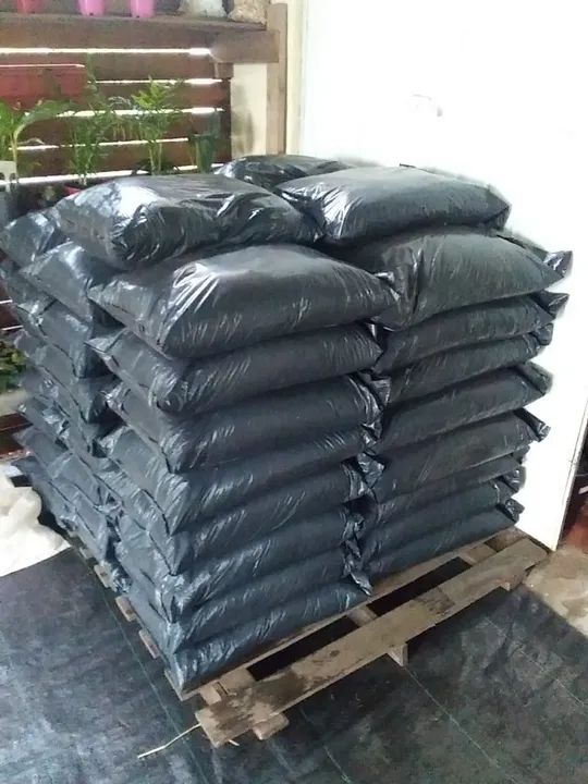 Terra Vegetal (terra preta)Para revendedores. Quantidade: Minimo 30 scs 20 kg