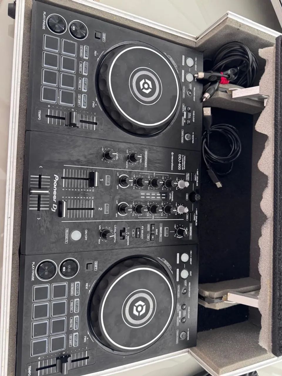 Controladora Pioneer DDJ-400