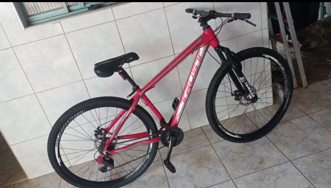 Bicicleta Aro 29 Trust Vermelha - Ótimo estado!