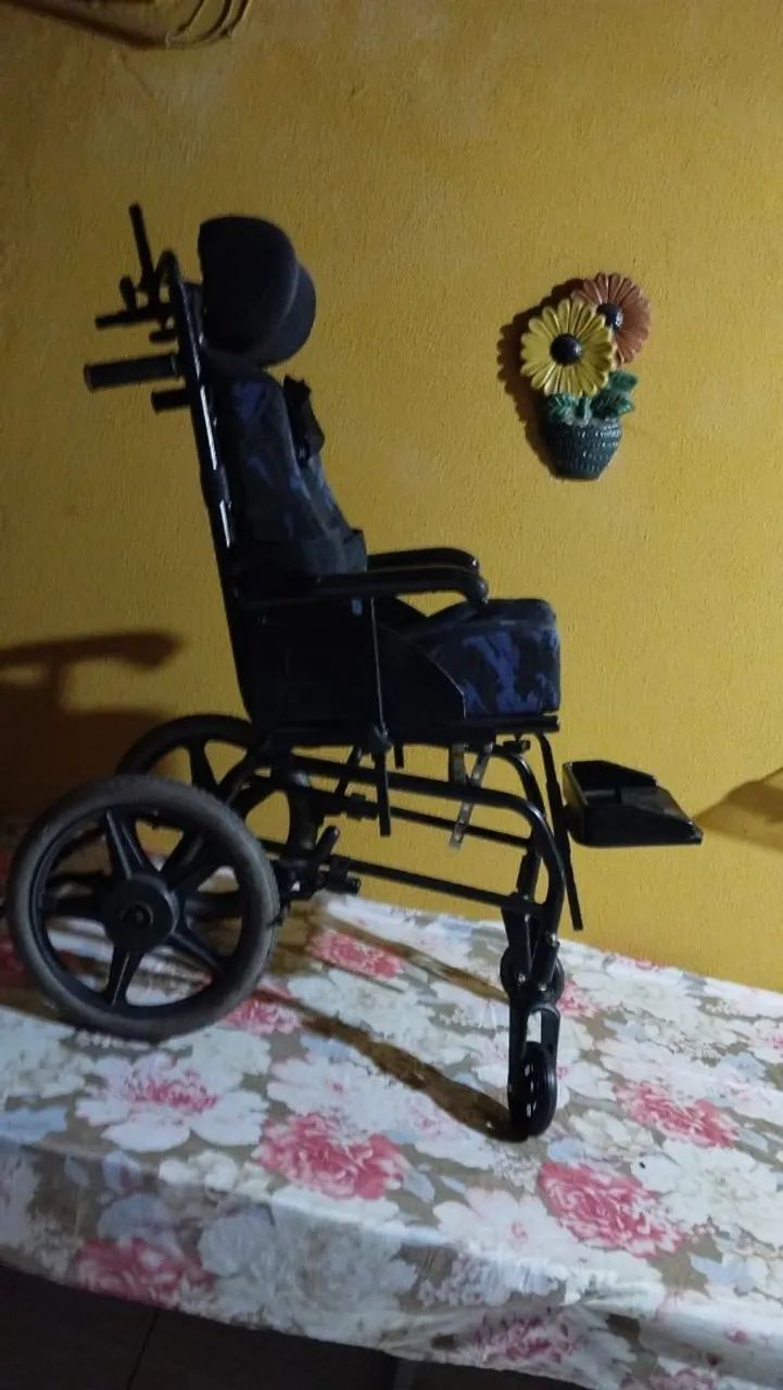 Cadeira de rodas infantil  - Foto 2
