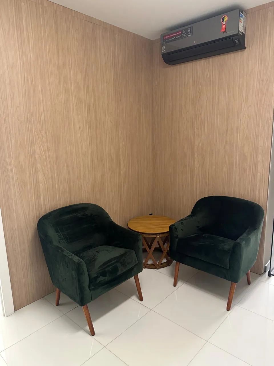 Alugo sala comercial mobiliada em coqueiros  - Foto 2