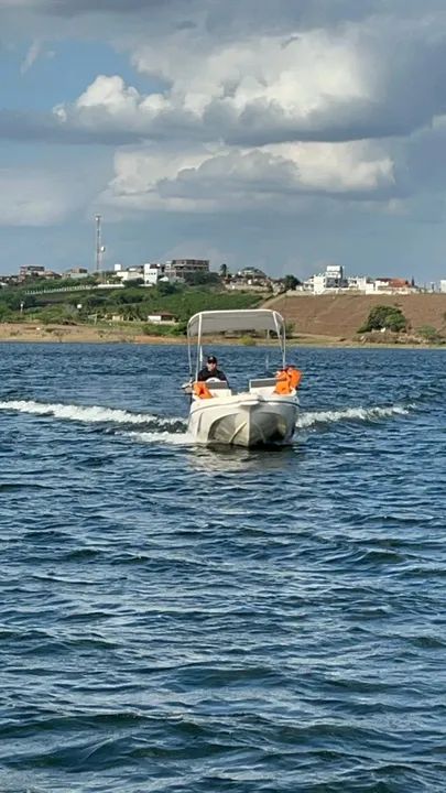 Lancha impecável para seus momentos de lazer! - Foto 10