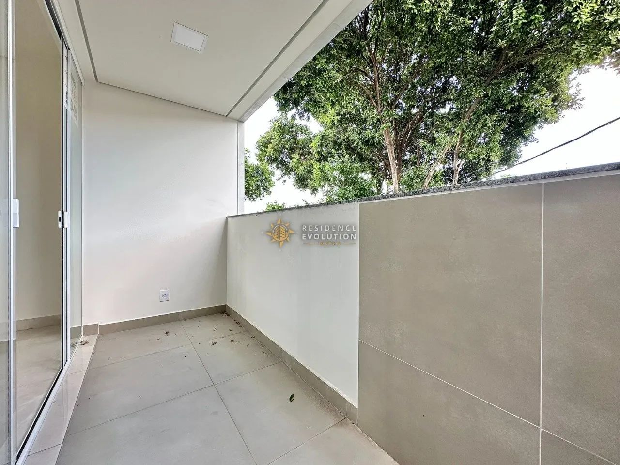 Apartamento com Área privativa - 3 Quartos sendo 1 Suíte - 2 Vagas sob pilotis - Planalto - Foto 5