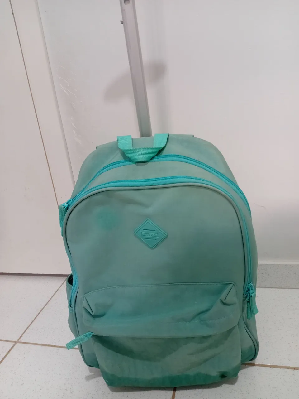Mochila Escolar com Rodinhas e alças para costa- Verde
