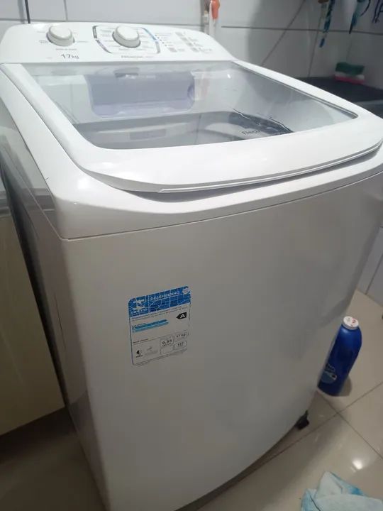 LAVA ROUPA ELETROLUX 17 KG - Foto 2