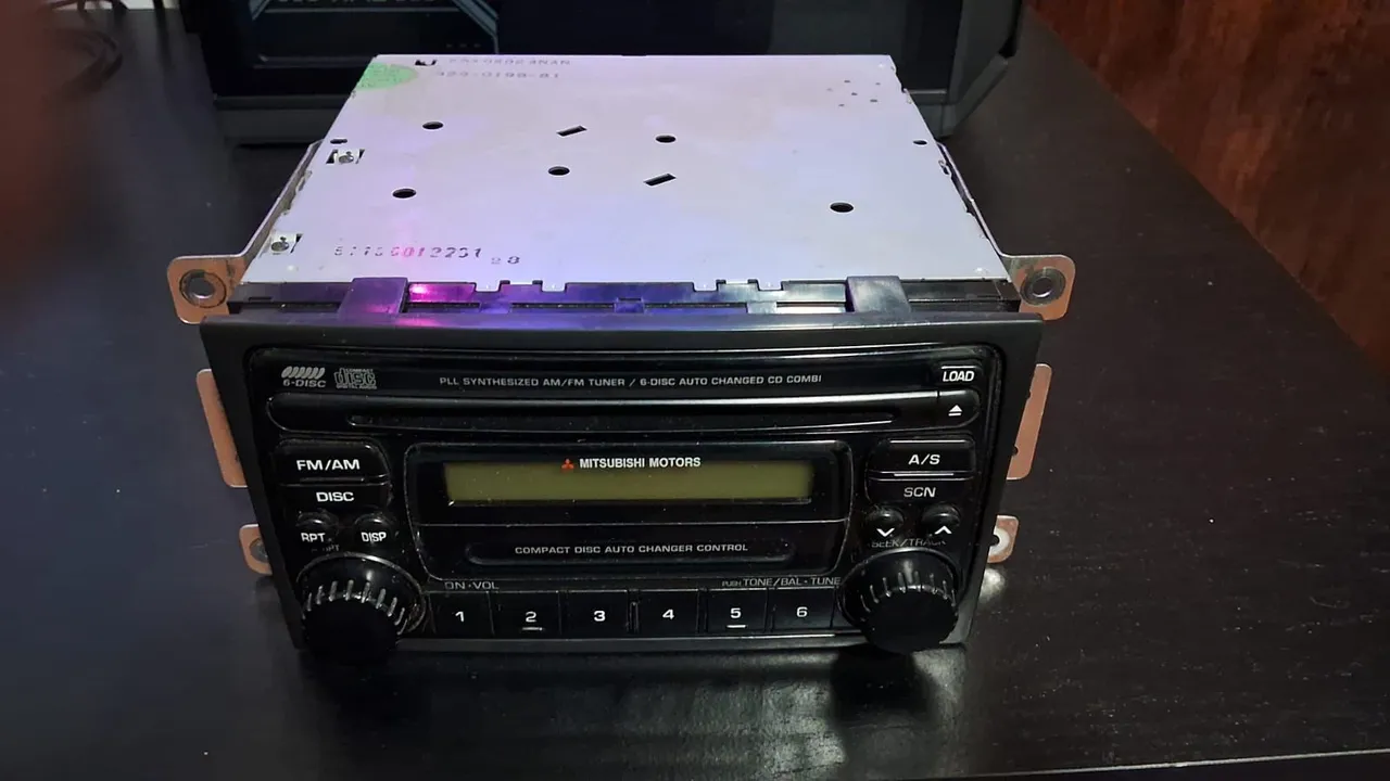 Rádio Mitsubishi Original