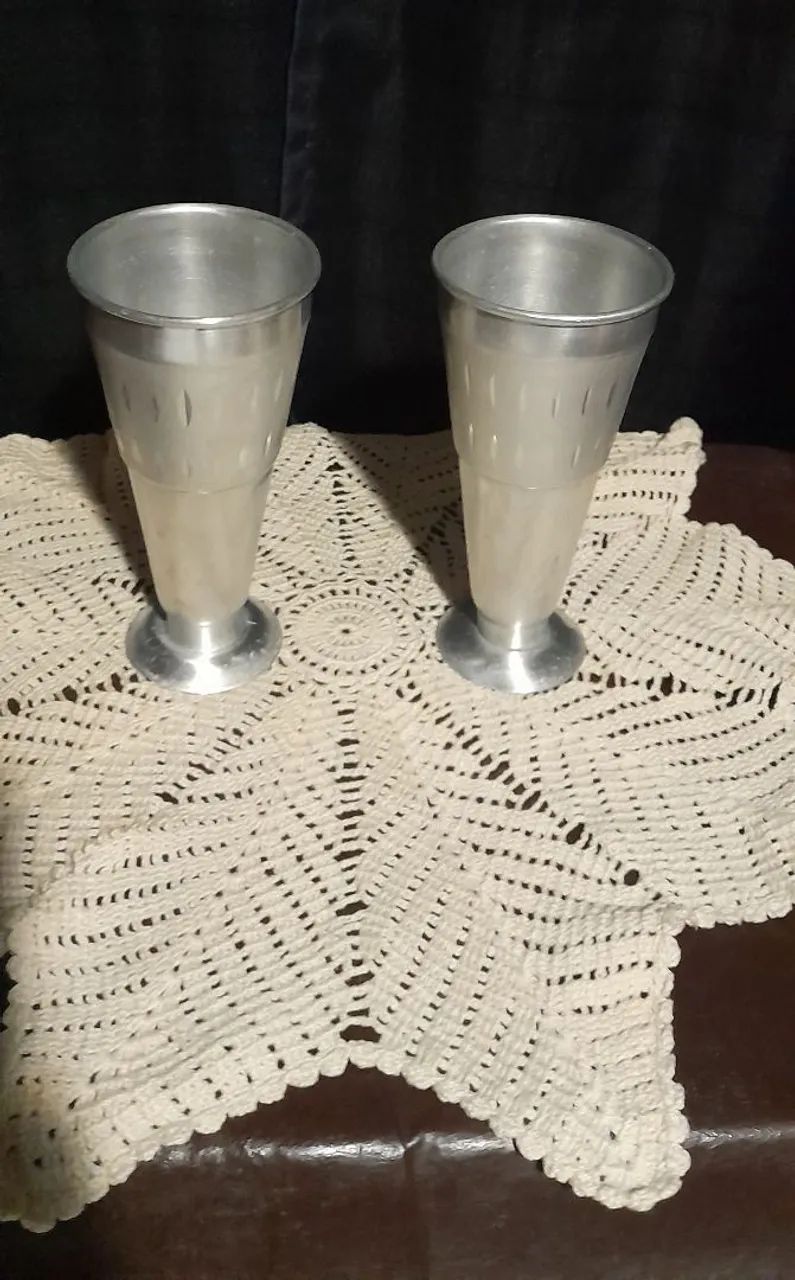 2 Taças de Alumínio Vintage Decorativos - Foto 2
