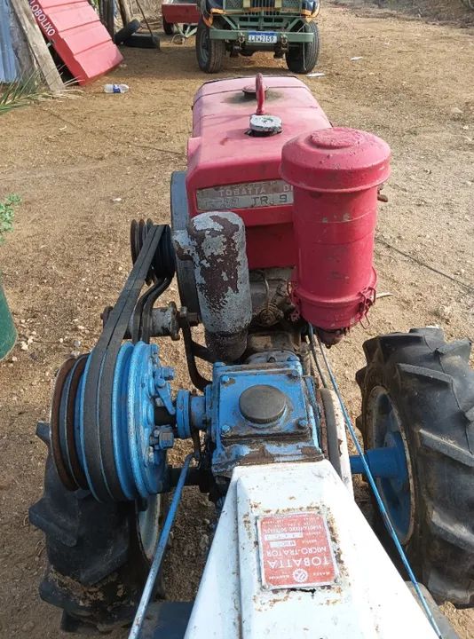 Trator Tobata TR90.