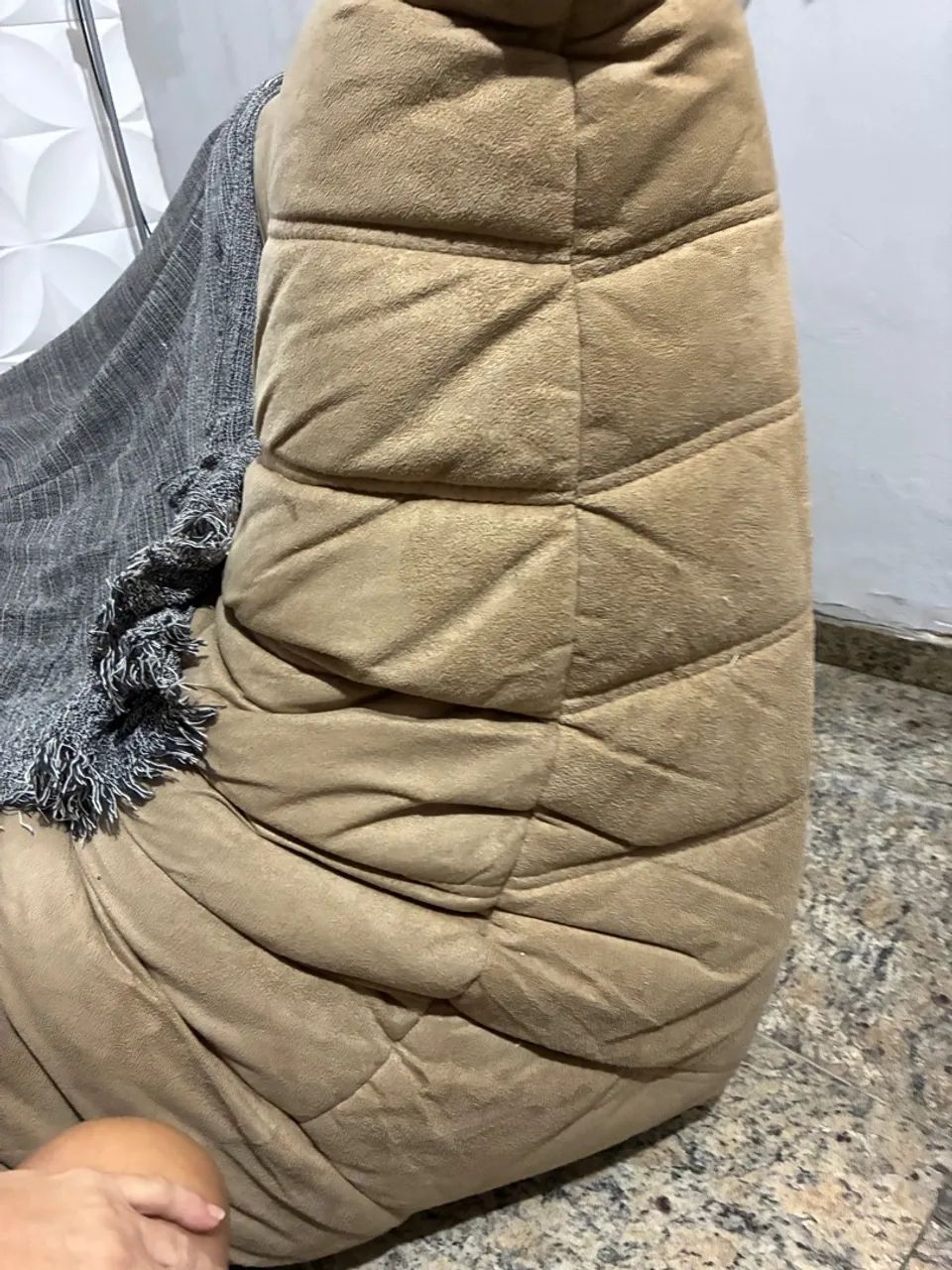 Sofá  pequeno mas muito confortável Lugares - Usado - Foto 4