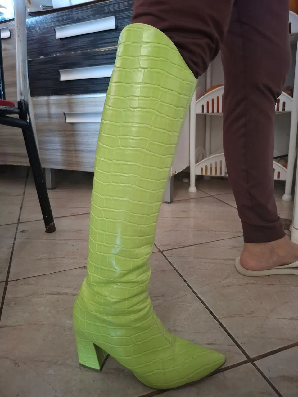 Bota Cano Alto Verde Croco