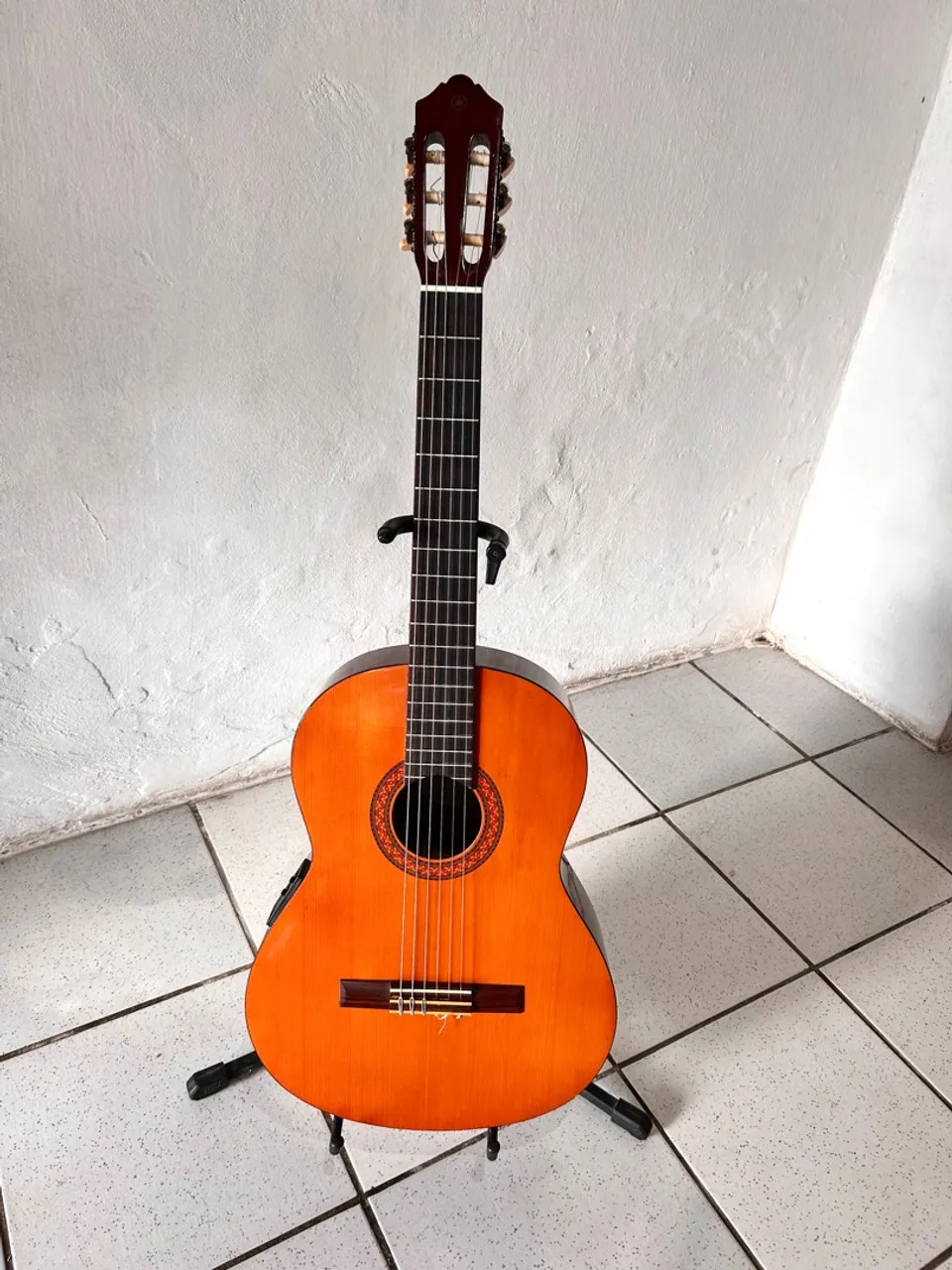 Violão Elétrico YAMAHA CX40. Cordas de nylon. NUT OSSO. Regulado. Aceito CARTÃO