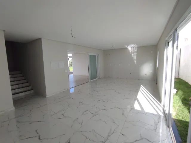 Sobrado com 03 suítes e terraço - Foto 4