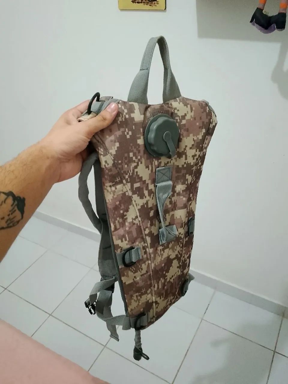02 capacetes e 01 mochila térmica  - Foto 3