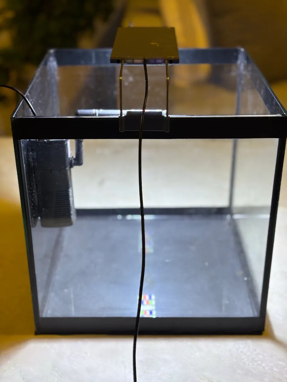 Aquário com luminária e filtro interno