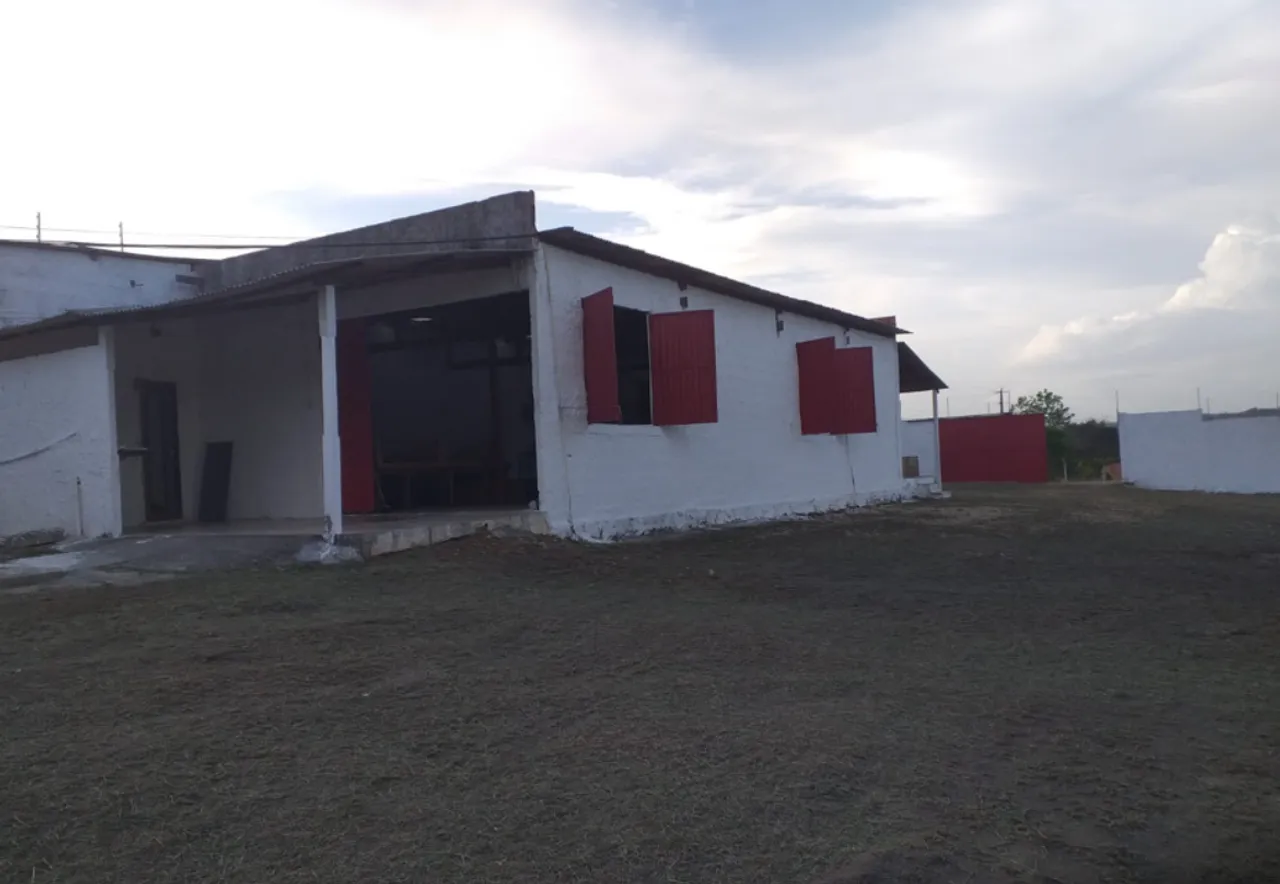 Vendo chácara na BR 101 próximo a polícia rodoviária Federal analiso troca