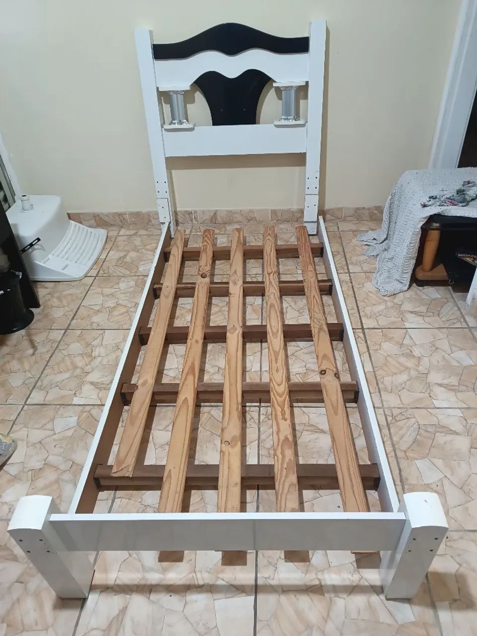 Cama de solteiro 