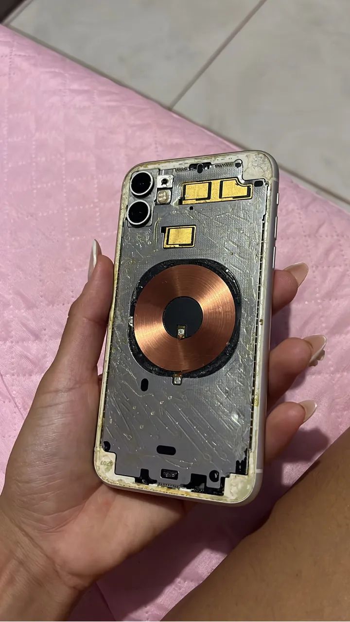 Vendo carcaça do iPhone 11,com todos os componentes  - Foto 2
