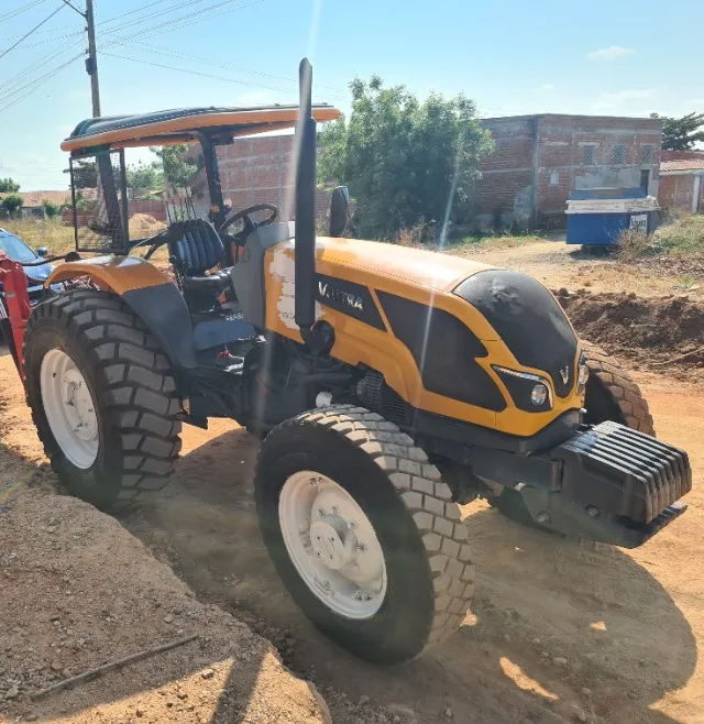 TRATOR AGRÍCOLA VALTRA - A800R 4X4 - ANO 2020