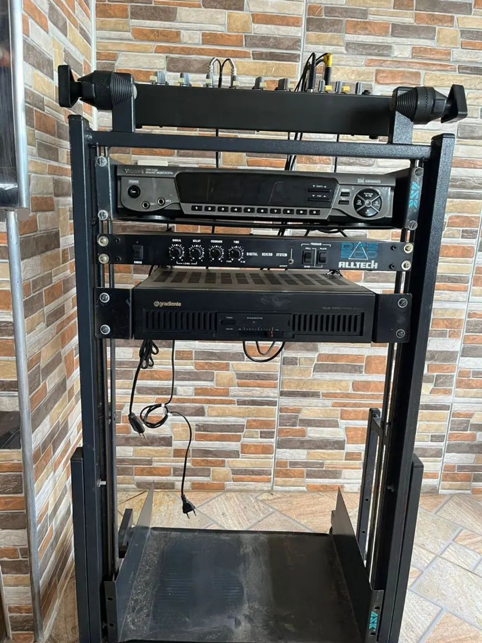 Mesa de som Wattson MXS  com videokê Raf, câmara de efeitos e amplificador6 II - Foto 2
