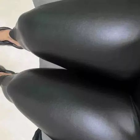 Calça Legging de Couro. Nova! Tamanho G. - Foto 3