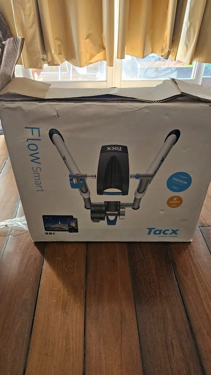 Rolo De Treino Ciclismo Tacx Flow Smart Interativo Zwift