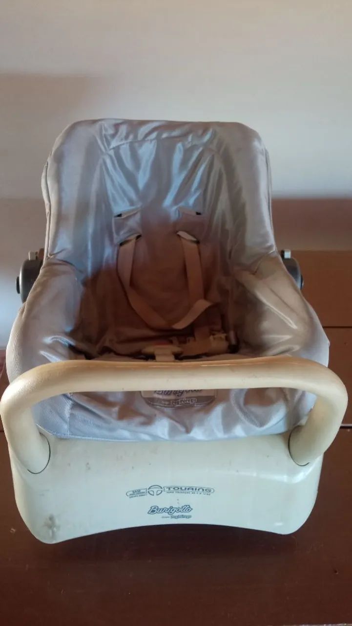 Bebê conforto com base para carro 