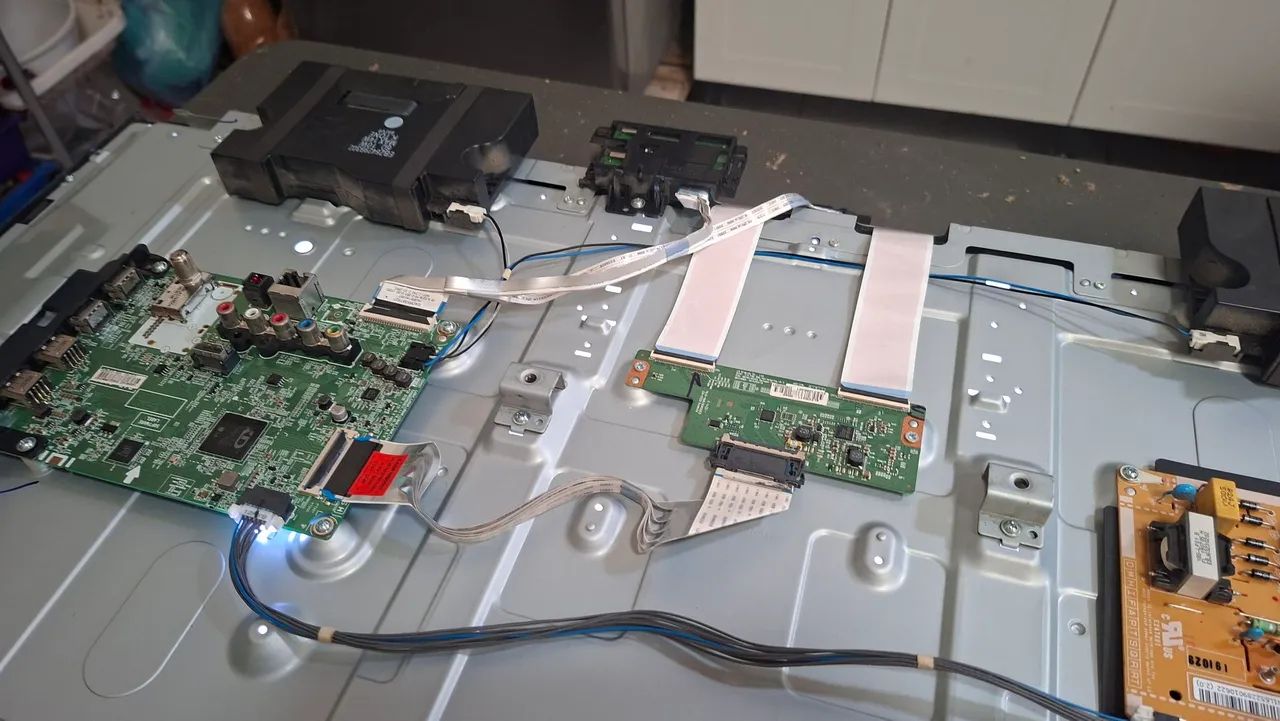 Smart tv 43 lg, para retirada de peças. - Foto 2